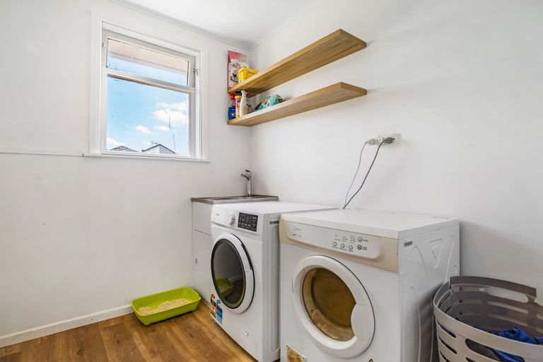 Photo of property in 15 Hockin Place, Fairfield, Hamilton, 3214