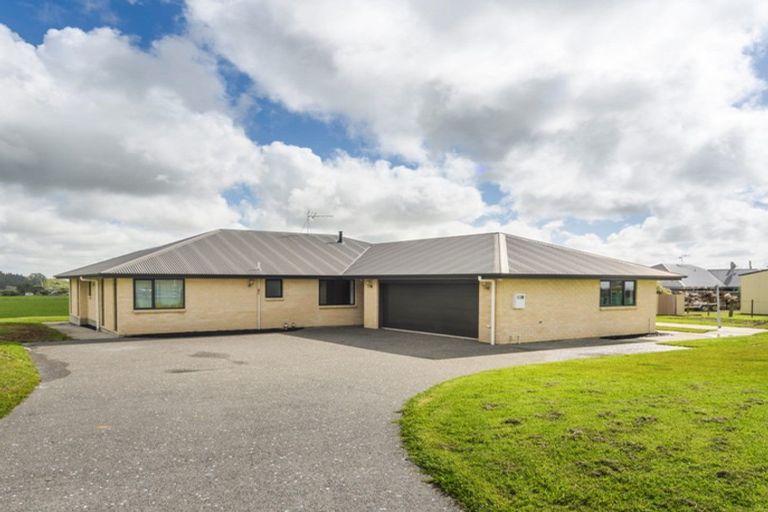 Photo of property in 80 Tokomaru East Road, Tokomaru, Palmerston North, 4474