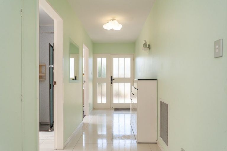 Photo of property in 1 Paddington Grove, Karori, Wellington, 6012