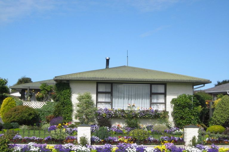 Photo of property in 9 Clipper Place, Redwood, Christchurch, 8051