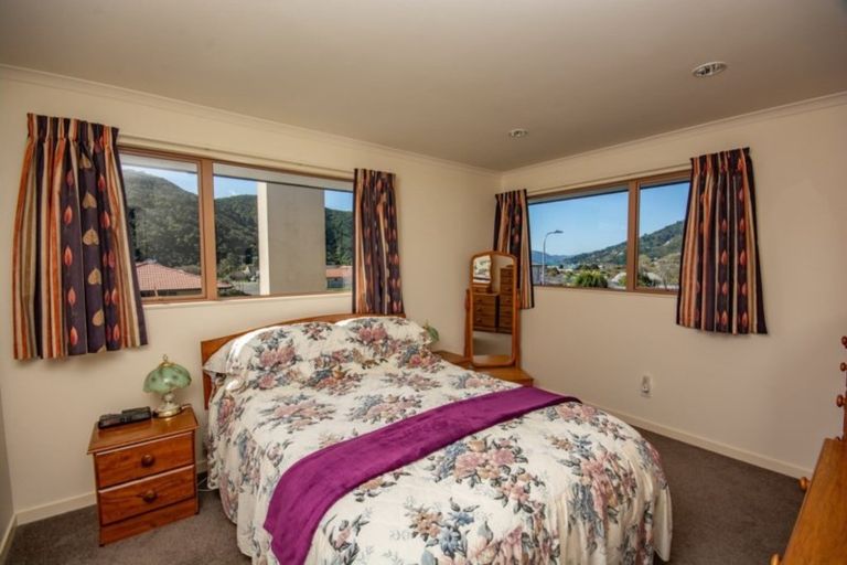 Photo of property in 14 Ranui Street, Waikawa, Picton, 7220