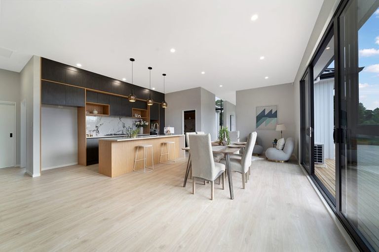 Photo of property in 41 Mcindoe Road, Kumeu, 0810