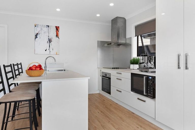 Photo of property in 124a Cambridge Terrace, Fairfield, Lower Hutt, 5011