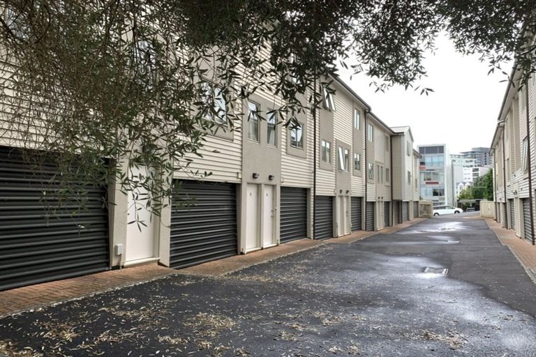 Photo of property in 10/8 Rendall Place, Eden Terrace, Auckland, 1021