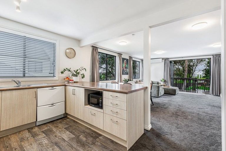 Photo of property in 5 View Ridge Drive, Ranui, Auckland, 0612