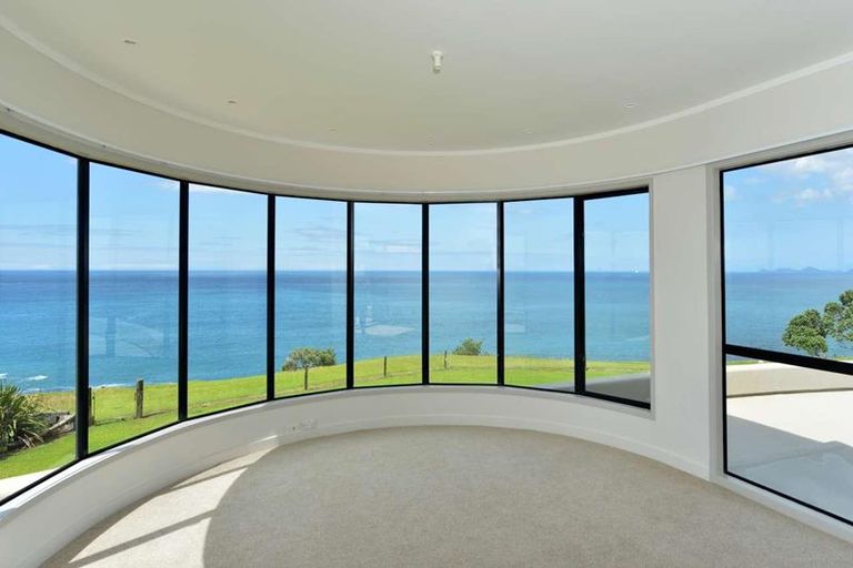 Photo of property in 696 Taiharuru Road, Taiharuru, Onerahi, 0192