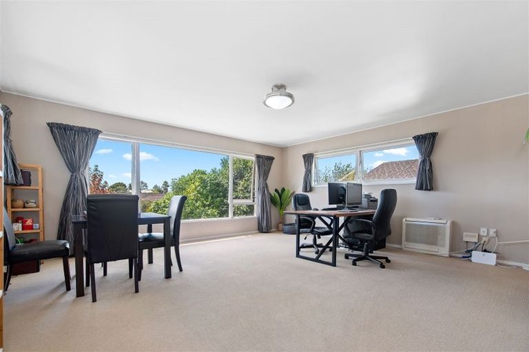 Photo of property in 34 Chedworth Avenue, Chedworth, Hamilton, 3210