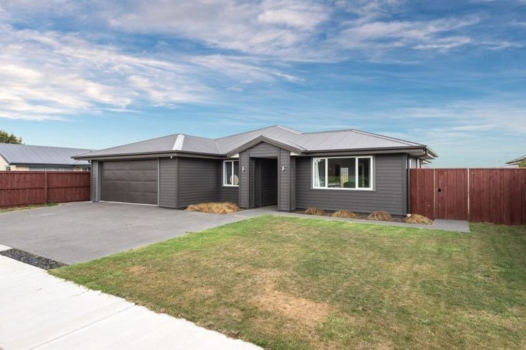 Photo of property in 67 Kippenberger Avenue, Rangiora, 7400