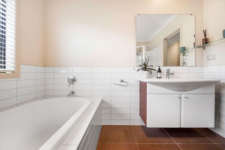 Photo of property in 22 Winslow Court, Huntington, Hamilton, 3210