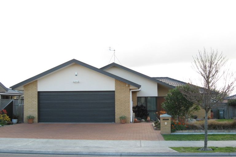 Photo of property in 2 Washington Place, Havelock North, 4130
