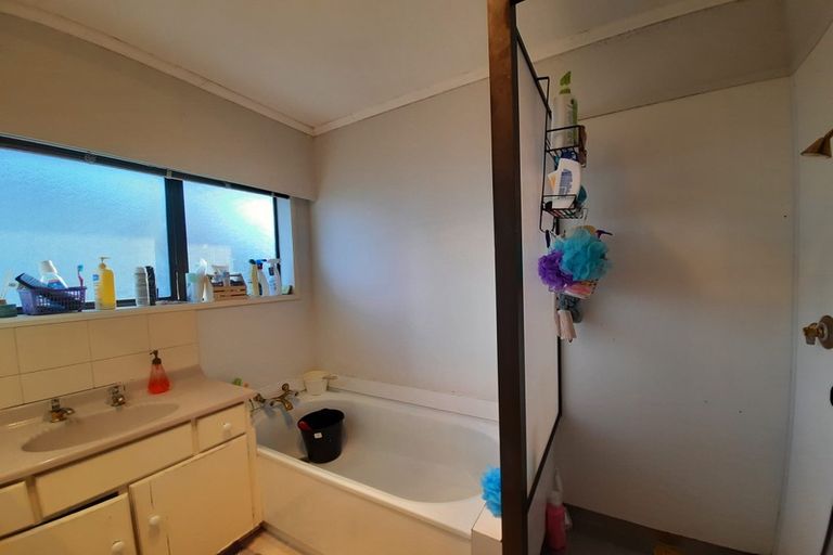 Photo of property in 18 Bradbury Road, Botany Downs, Auckland, 2010