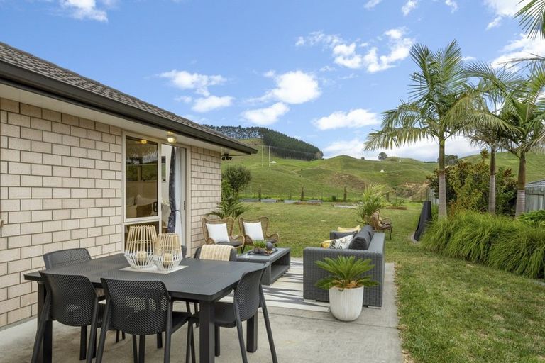 Photo of property in 208 Ballintoy Park Drive, Welcome Bay, Tauranga, 3175