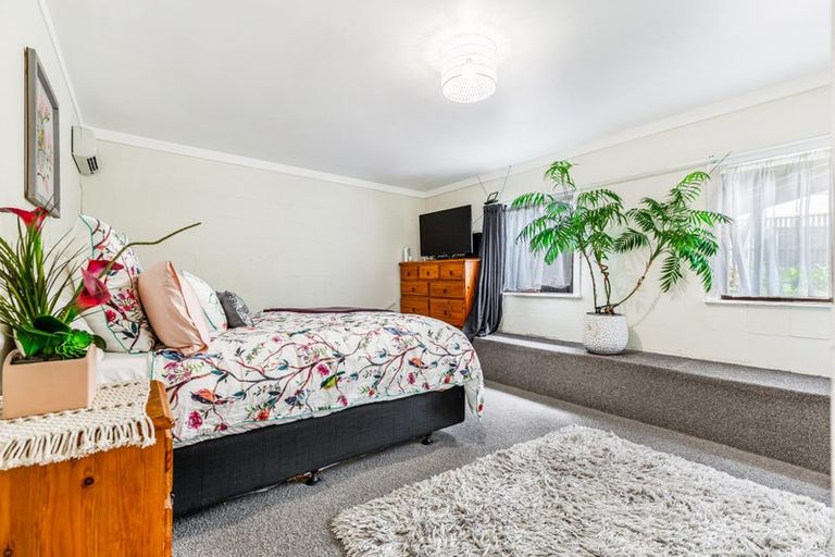 Photo of property in 2/6 Anich Road, Massey, Auckland, 0614