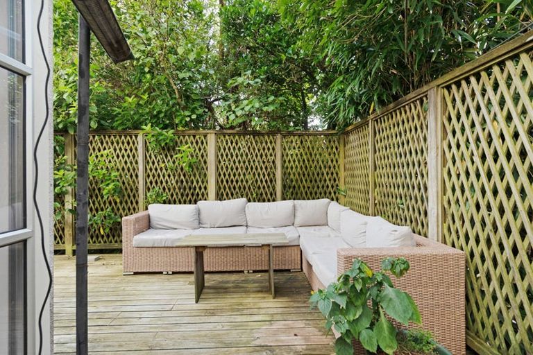 Photo of property in 16 Plymouth Street, Karori, Wellington, 6012