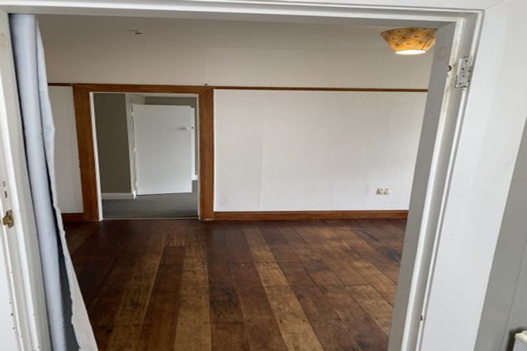 Photo of property in 14 Hawker Street, Mount Victoria, Wellington, 6011