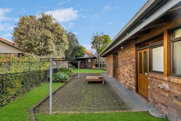 Photo of property in 17 Maygrove Drive, Orewa, 0931