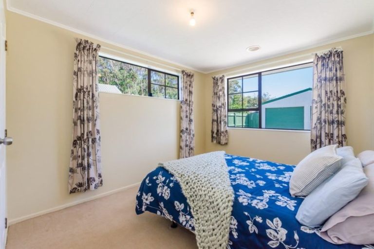 Photo of property in 34 Greenaway Road, Waikanae, 5036