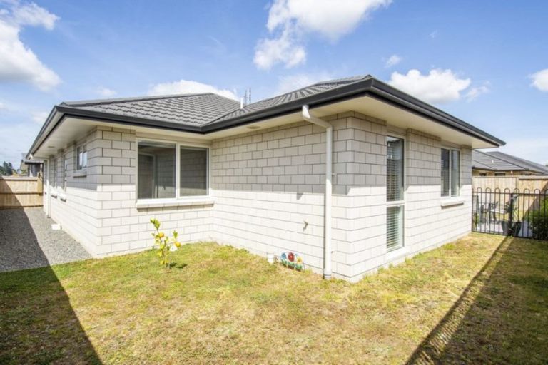 Photo of property in 45a Puhirake Crescent, Pyes Pa, Tauranga, 3112