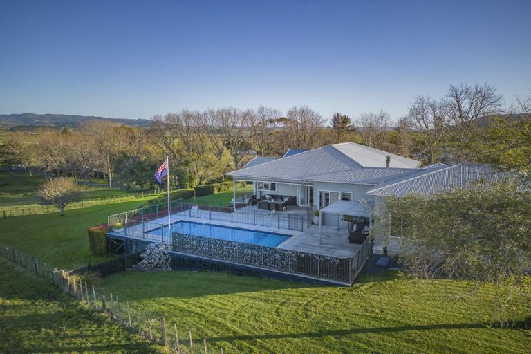 Photo of property in 490 North Road, Clevedon, Papakura, 2582