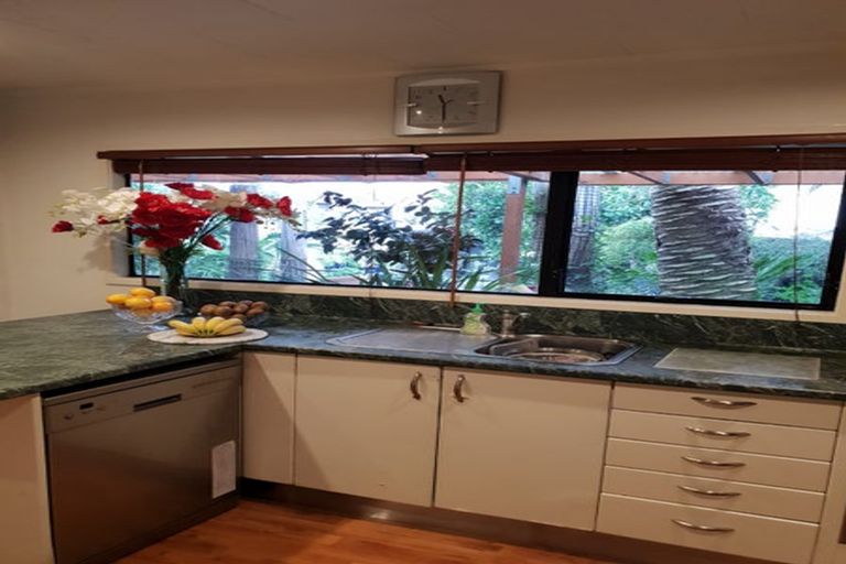 Photo of property in 2 Reseda Place, Papatoetoe, Auckland, 2025