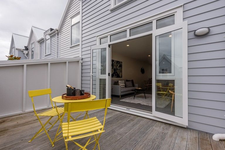 Photo of property in Pirie Street Townhouses, 28/35 Pirie Street, Mount Victoria, Wellington, 6011