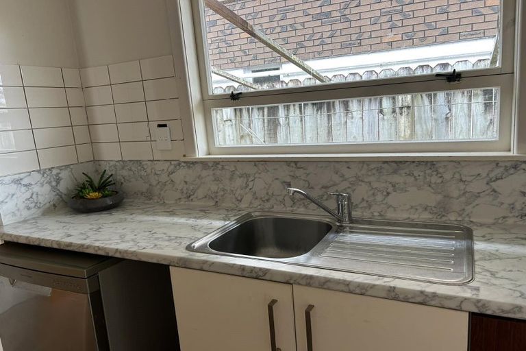 Photo of property in 56 Tahi Terrace, Glen Eden, Auckland, 0602