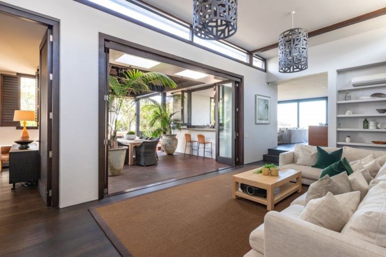 Photo of property in 6 Tuatua Lane, Omaha, 0986