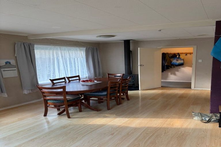 Photo of property in 76 Elmslie Road, Pinehaven, Upper Hutt, 5019