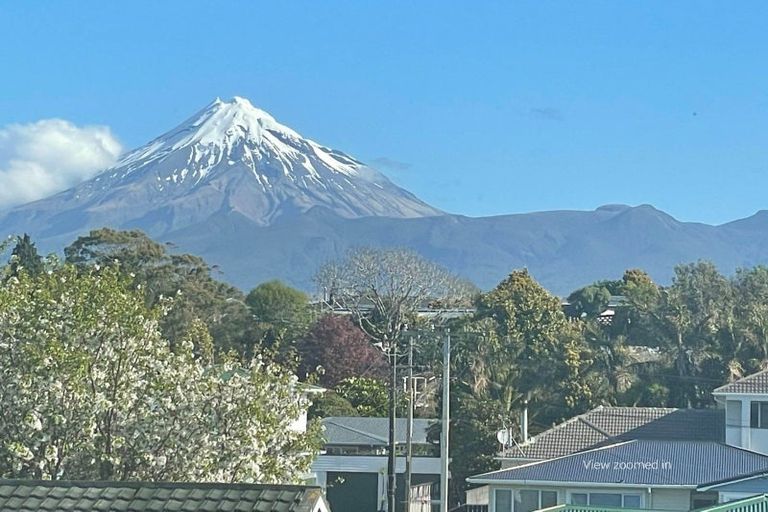 Photo of property in 225b Tukapa Street, Westown, New Plymouth, 4310