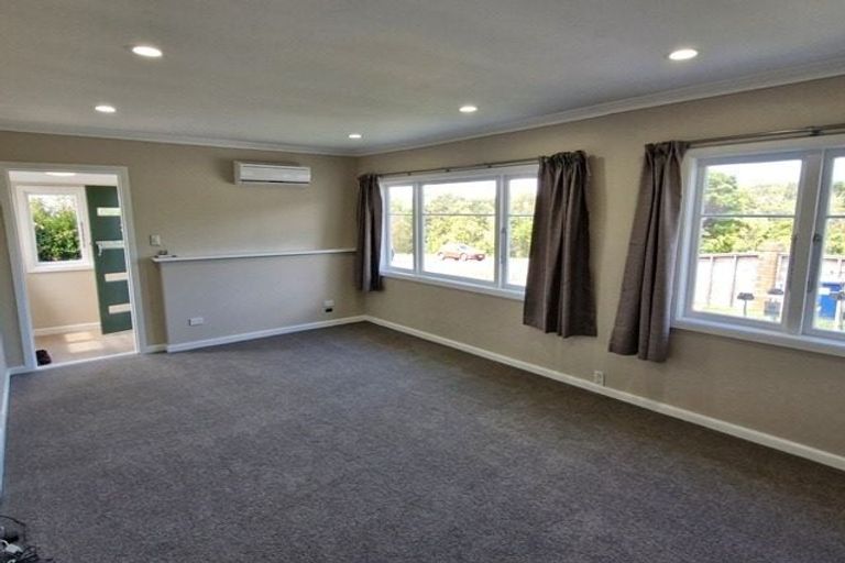 Photo of property in 33 Withers Road, Glen Eden, Auckland, 0602
