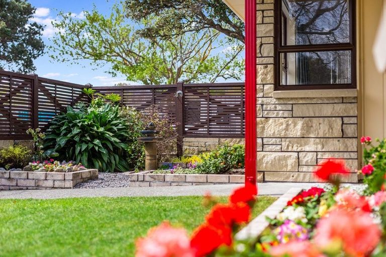 Photo of property in 2/6 Nikau Grove, Woburn, Lower Hutt, 5010