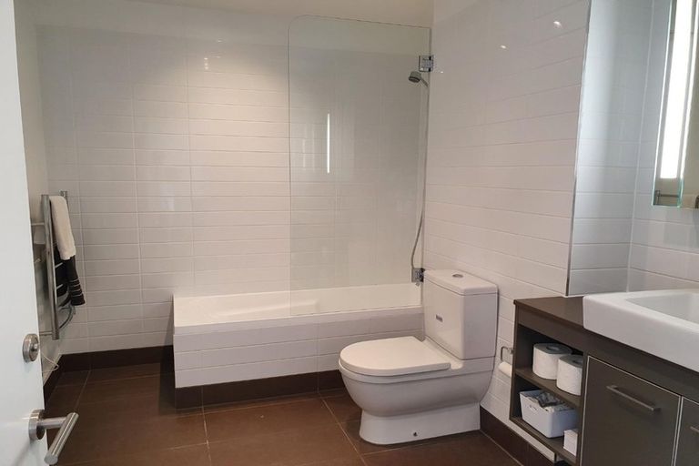 Photo of property in 202/7 Humber Street, Pandora, Napier, 4110