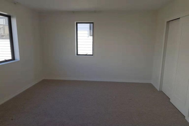 Photo of property in 27 Lawson Creek Street, Massey, Auckland, 0614