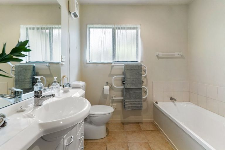 Photo of property in 34b Nile Road, Milford, Auckland, 0620