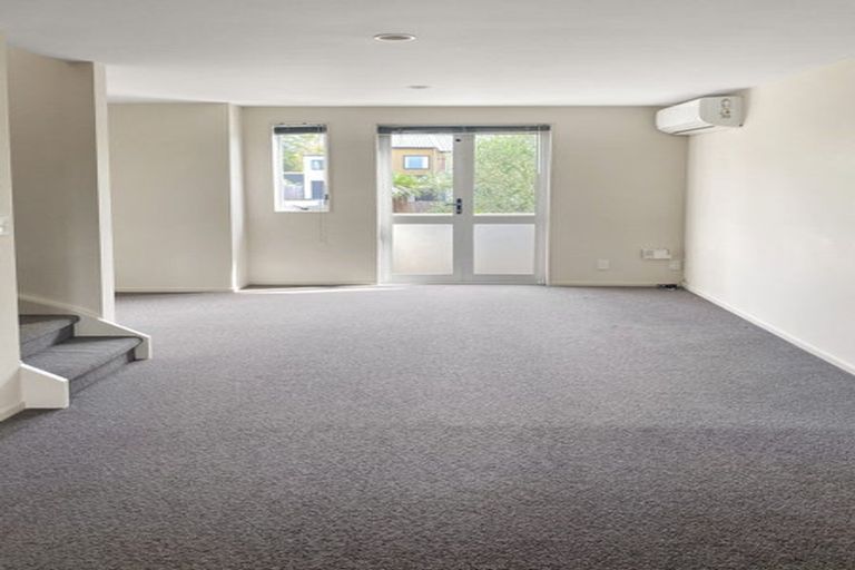 Photo of property in 7 Albionvale Road, Glen Eden, Auckland, 0602