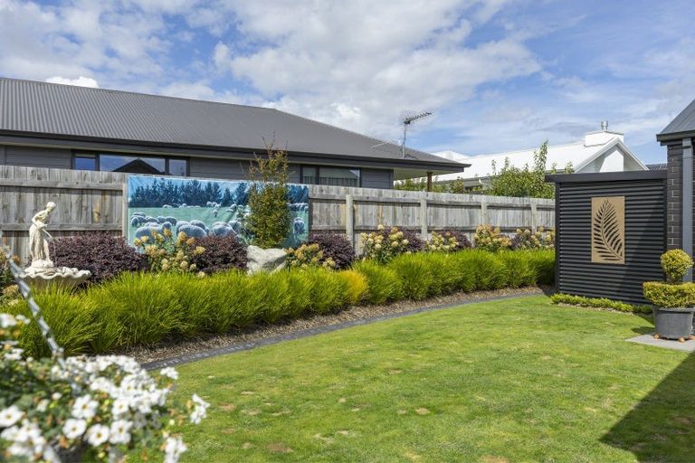 Photo of property in 43 Harakeke Drive, Wharewaka, Taupo, 3330