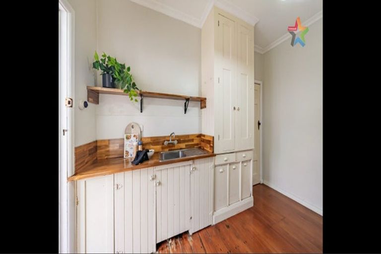 Photo of property in 20 Ludlam Crescent, Woburn, Lower Hutt, 5010