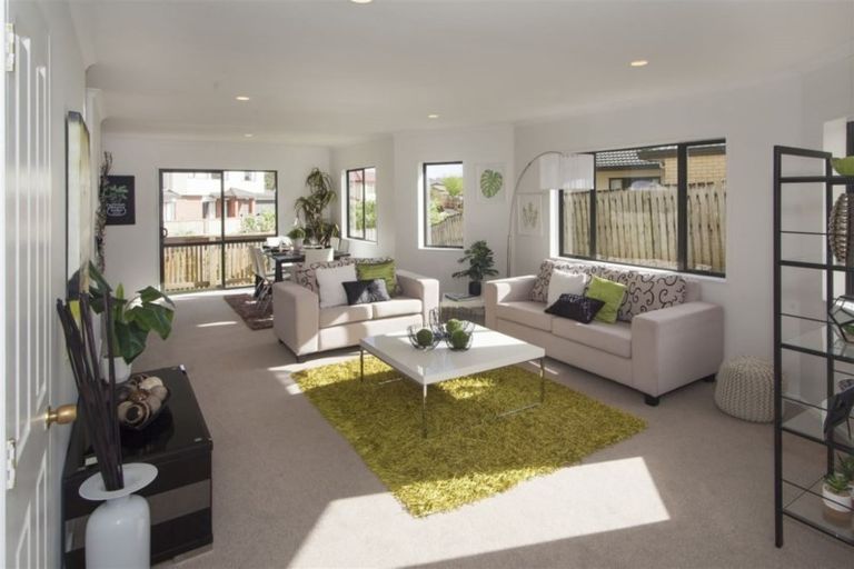 Photo of property in 8 Ali Place, Ranui, Auckland, 0612