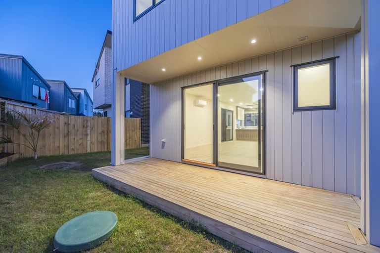 Photo of property in 18c Winfield Road, Kumeu, 0810