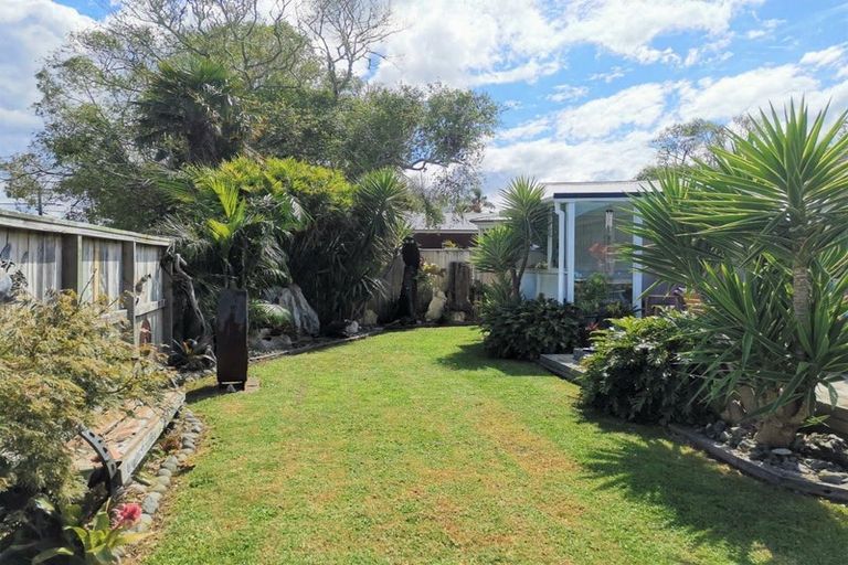 Photo of property in 5 South Road, Waipu, 0510