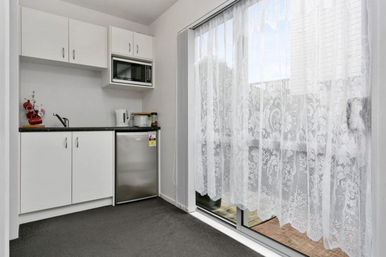 Photo of property in 2/7 Snead Place, Hamilton East, Hamilton, 3216