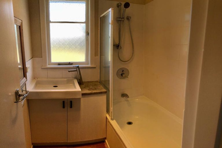 Photo of property in 35 Kettle Avenue, Awapuni, Palmerston North, 4412