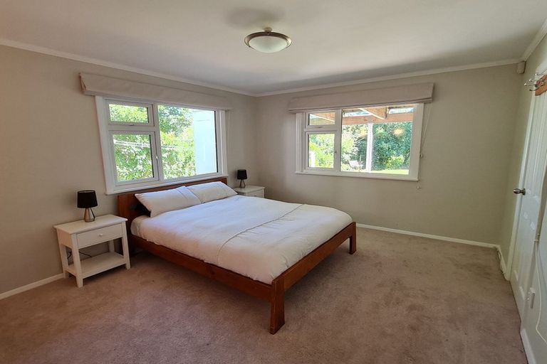 Photo of property in 56 Pokohiwi Road, Normandale, Lower Hutt, 5010