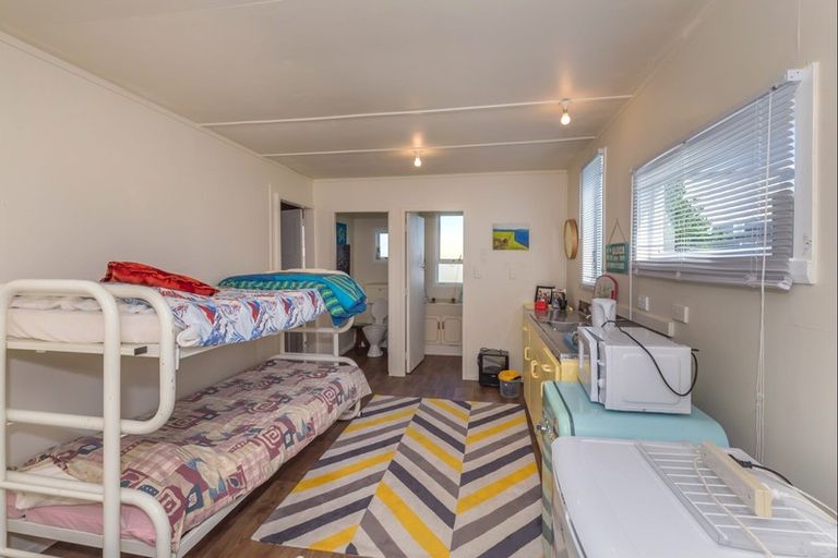 Photo of property in 10 Mahuri Street, Himatangi Beach, Foxton, 4891