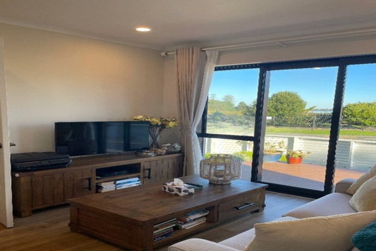 Photo of property in 13 Brickworks Bay Road, Hobsonville, Auckland, 0618