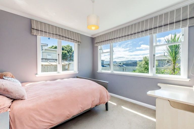 Photo of property in 131 Renown Road, Raumati South, Paraparaumu, 5032