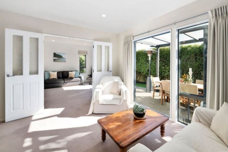 Photo of property in 2c Observatory Close, Whitby, Porirua, 5024