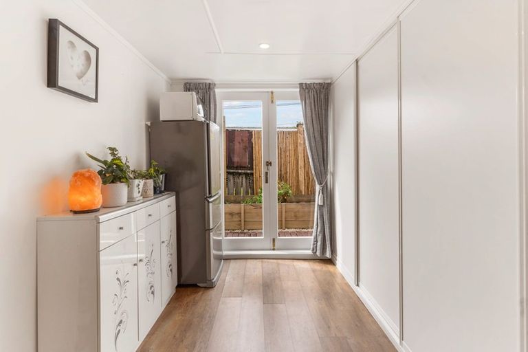 Photo of property in 35 Mcleod Road, Henderson, Auckland, 0612