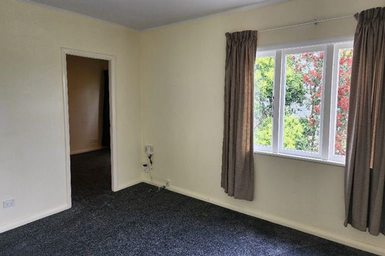 Photo of property in 1/27 Elliott Avenue, Bayview, Auckland, 0629