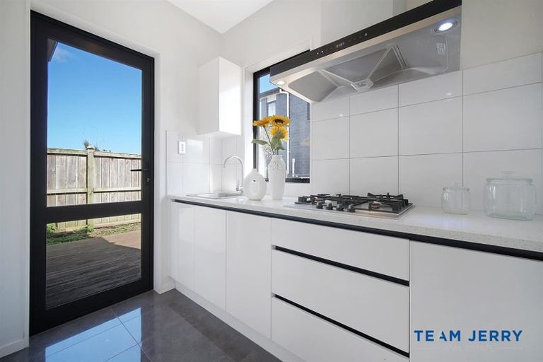 Photo of property in 76 Donegal Park Drive, Flat Bush, Auckland, 2019